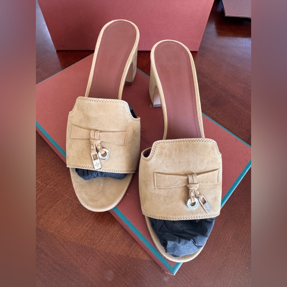 Loro Piana summer charms slipper size 38.5